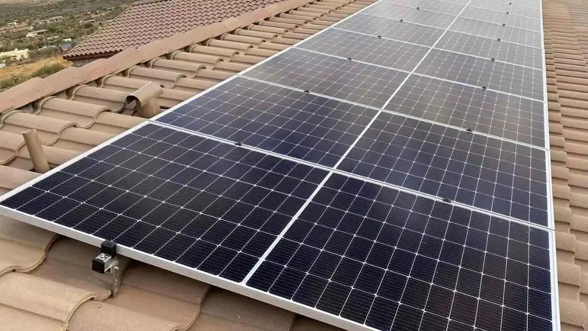 Close-up of high-efficiency Tier-1 N-type TOPCon solar panels installed in Pakistan.